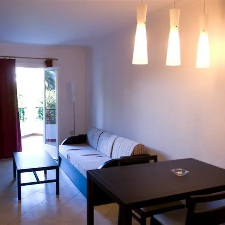 Royal Life Apartment *